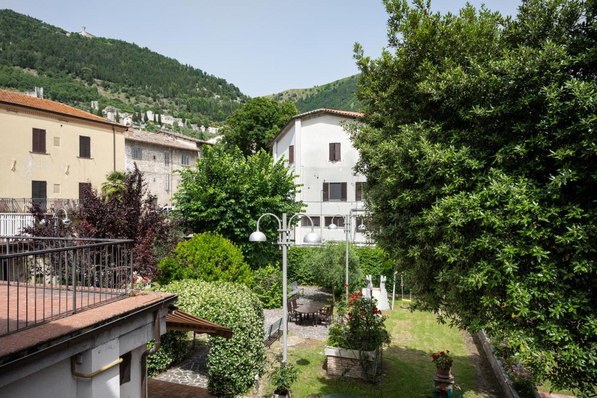 Hotel San Marco Gubbio Bagian luar foto