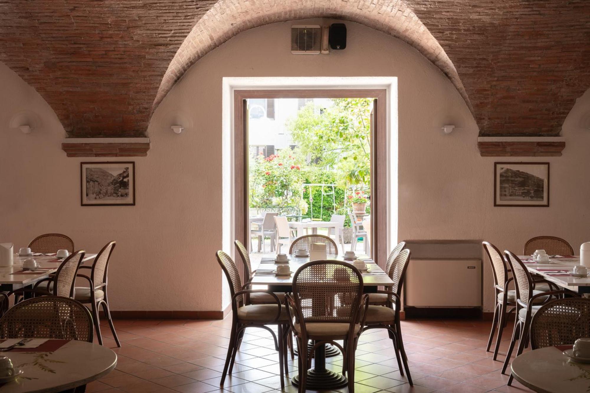 Hotel San Marco Gubbio Bagian luar foto