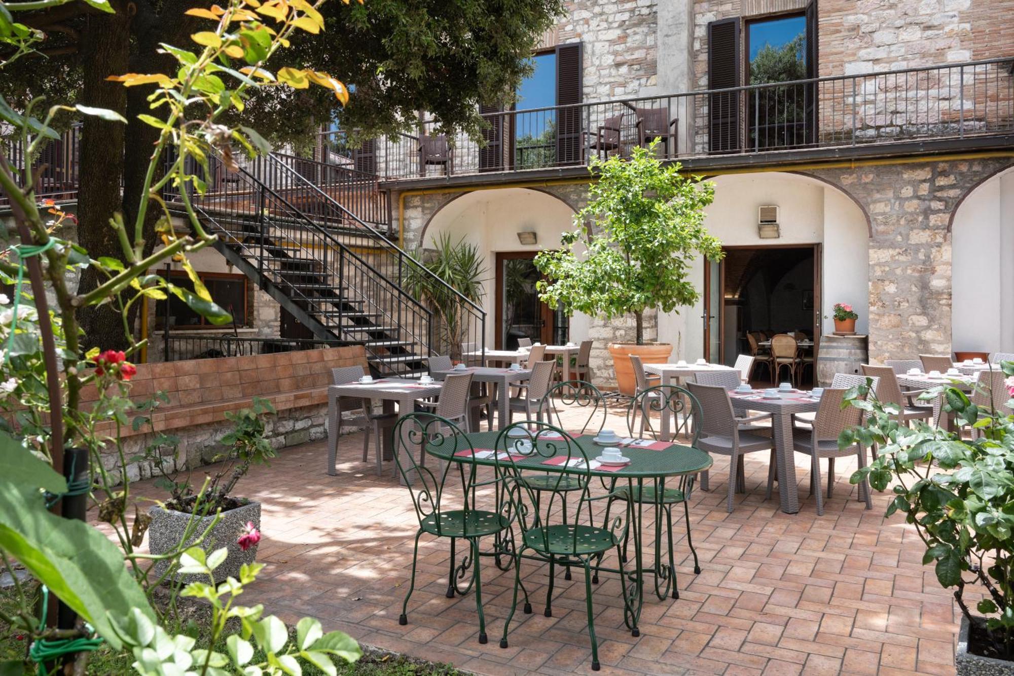 Hotel San Marco Gubbio Bagian luar foto