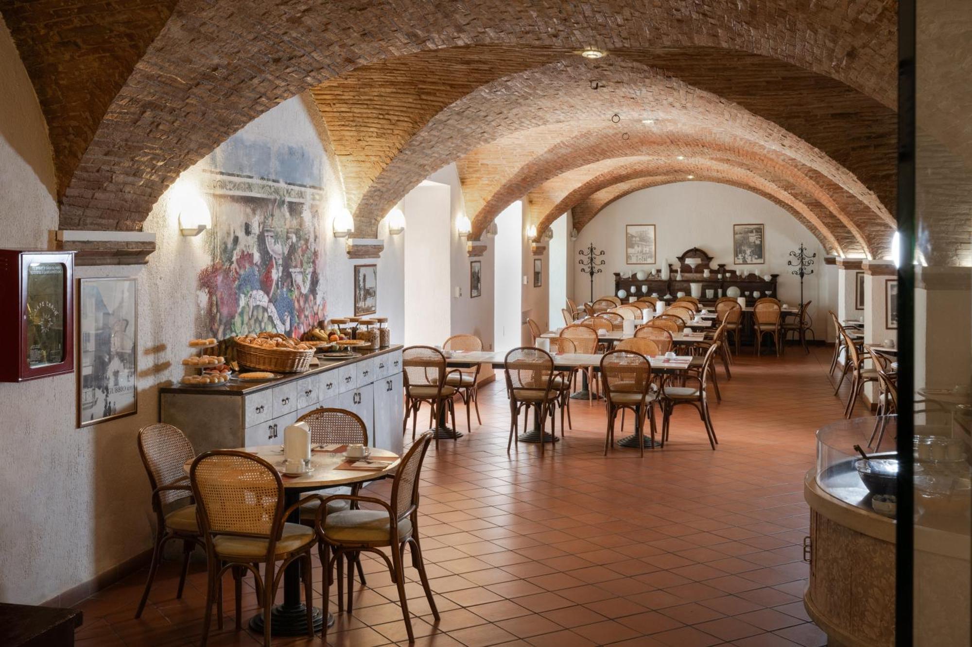 Hotel San Marco Gubbio Bagian luar foto