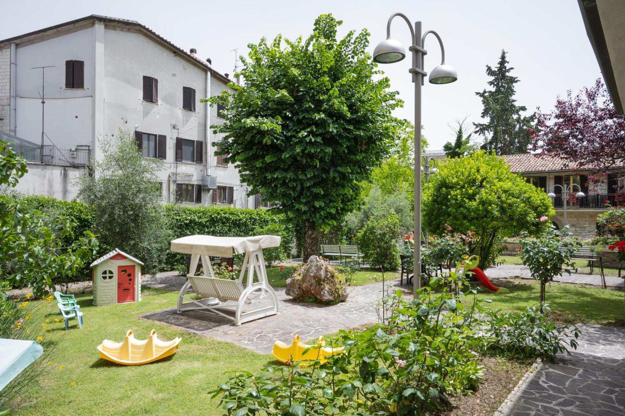 Hotel San Marco Gubbio Bagian luar foto
