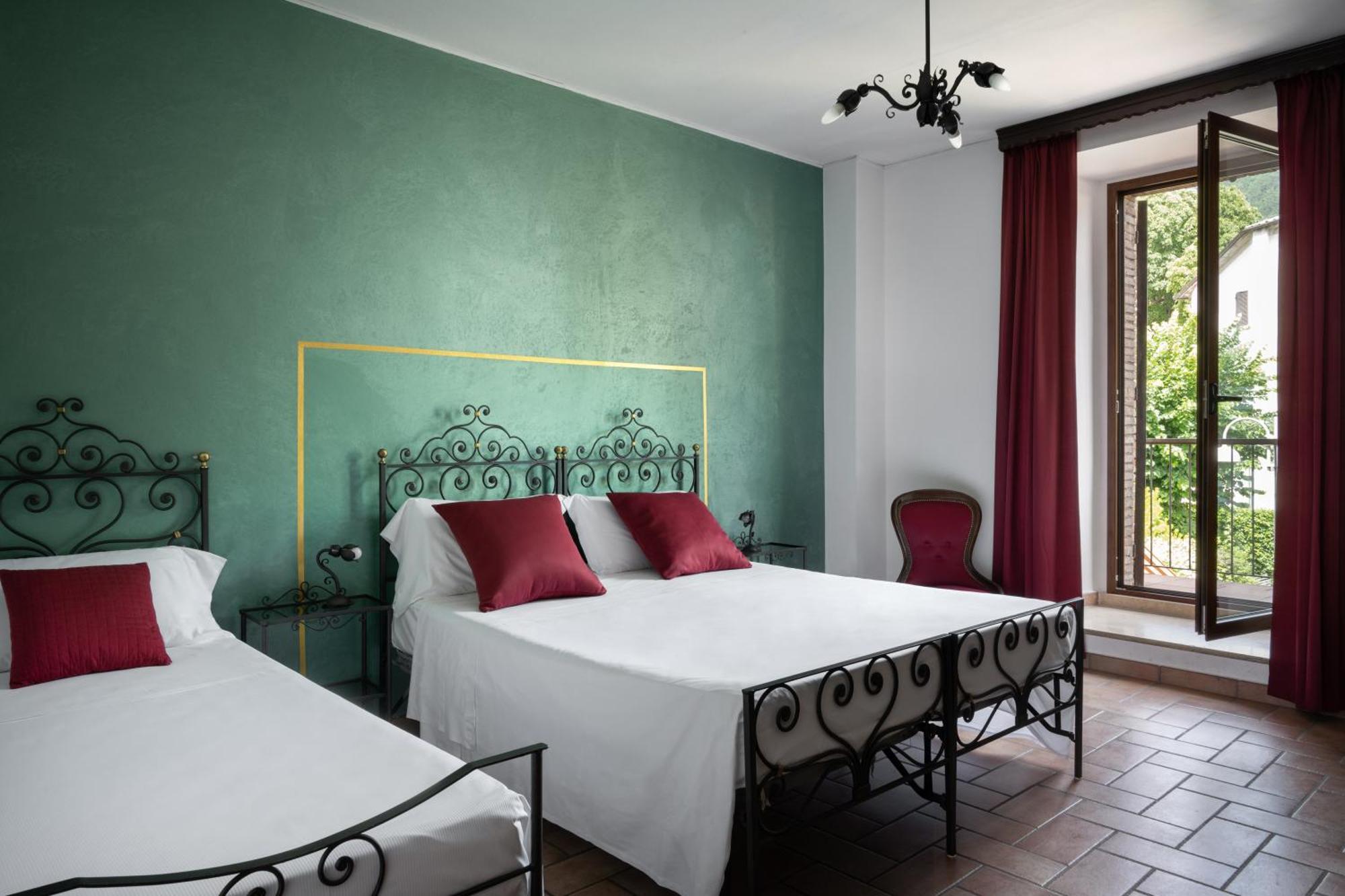 Hotel San Marco Gubbio Bagian luar foto