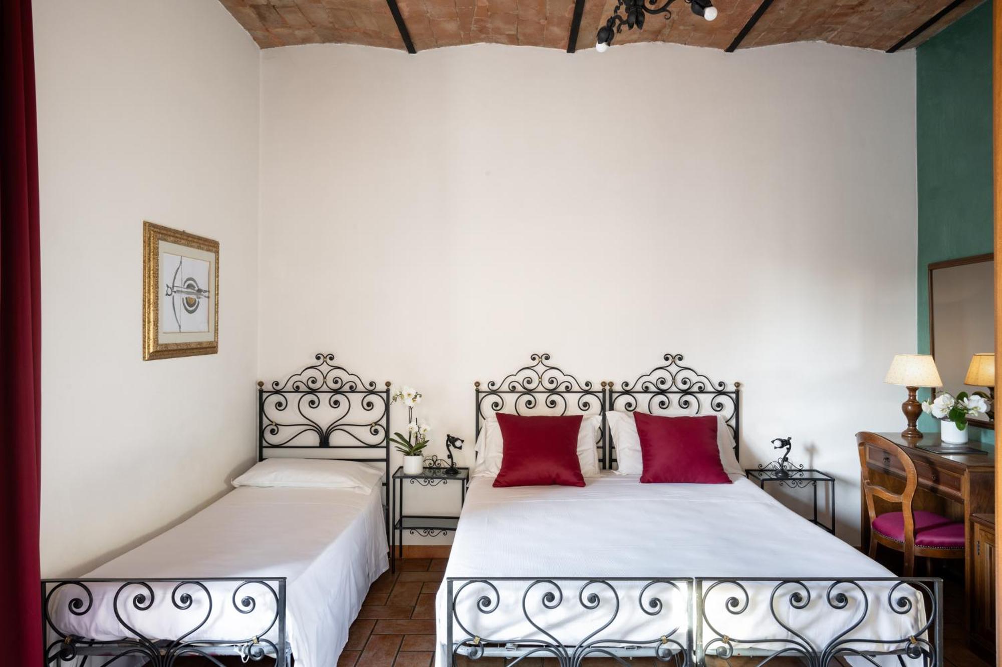 Hotel San Marco Gubbio Bagian luar foto