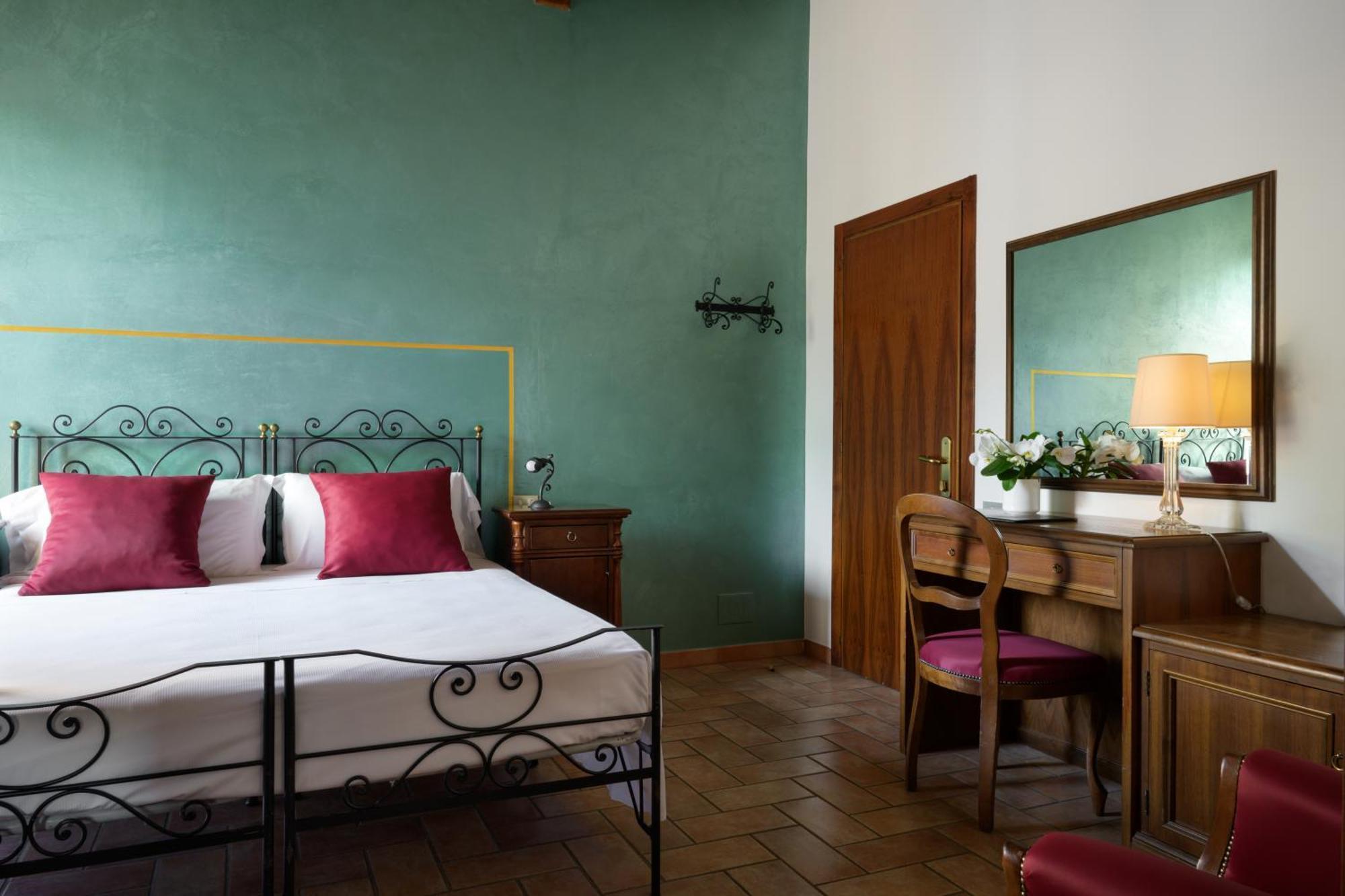 Hotel San Marco Gubbio Bagian luar foto