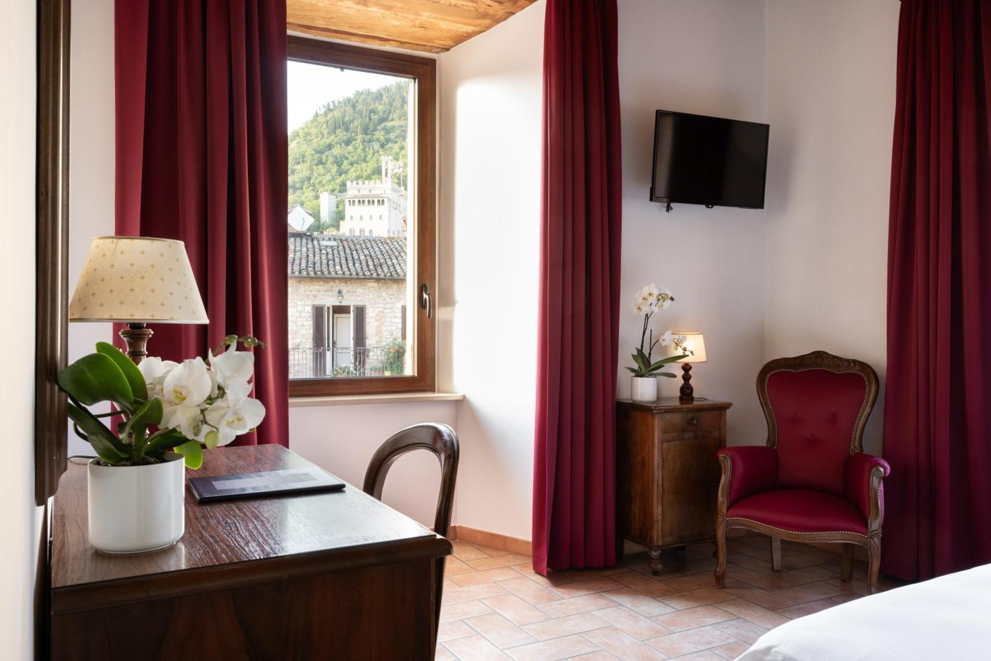 Hotel San Marco Gubbio Bagian luar foto