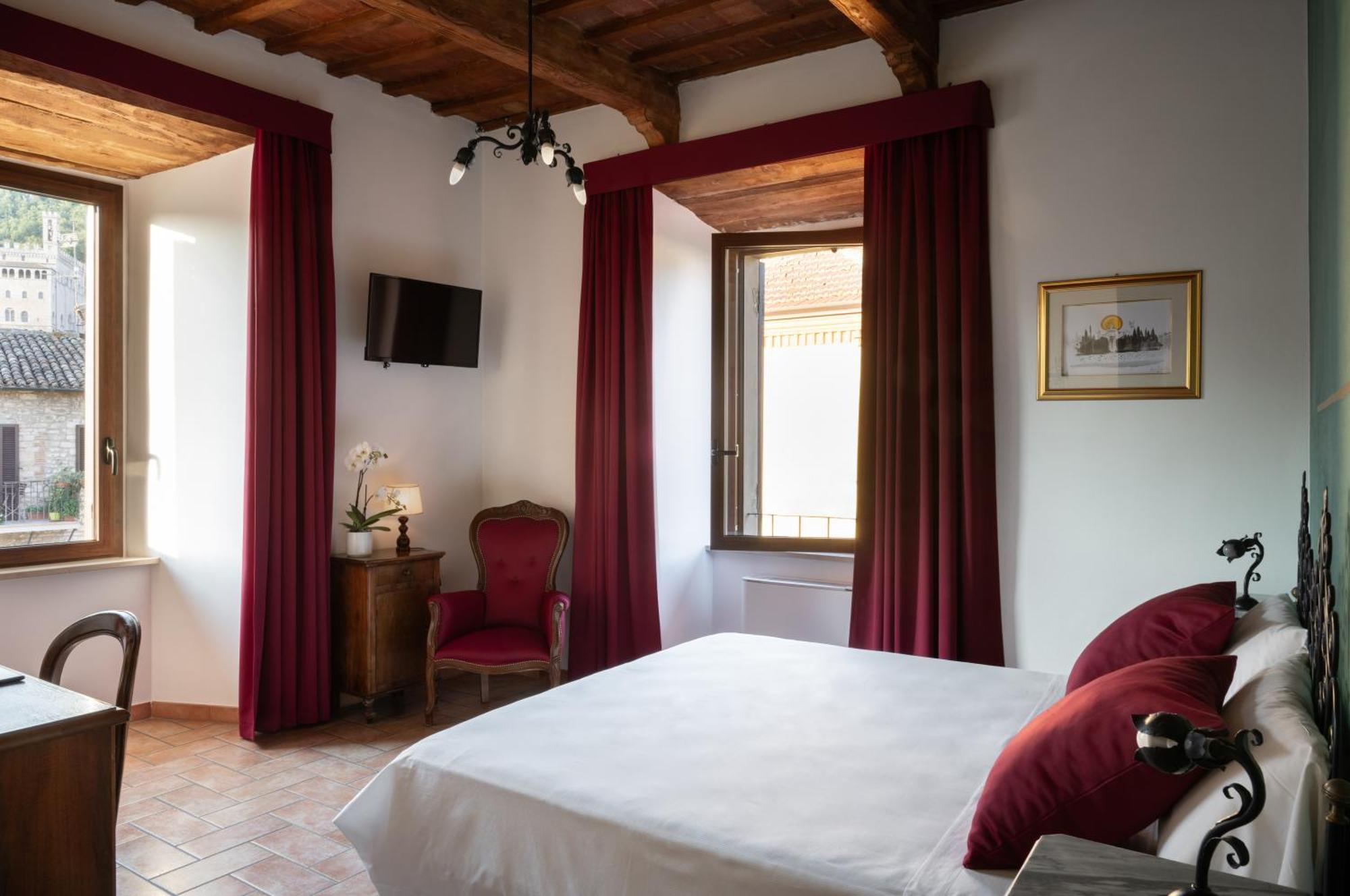 Hotel San Marco Gubbio Bagian luar foto